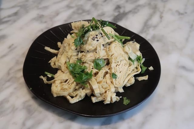 CS3. Buddhist-style Tofu Skin Strips & Chopped Coriander 佛门芫荽腐竹丝.