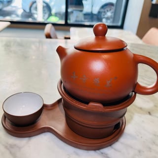 S2. Braised Pork Rib & Lotus Root Soup (Per Person) 紫砂排骨煨藕汤(单例)