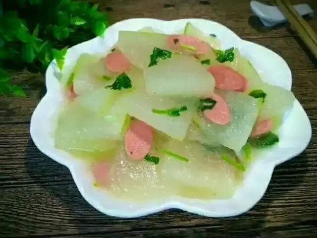 V4. Sautéed Sliced Wintermelon with Spam 火腿冬瓜片.
