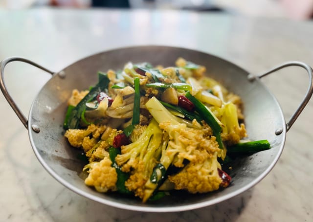 V9. Organic Cauliflower in Drywok Flavored with Sliced Pork 干锅有机花菜.