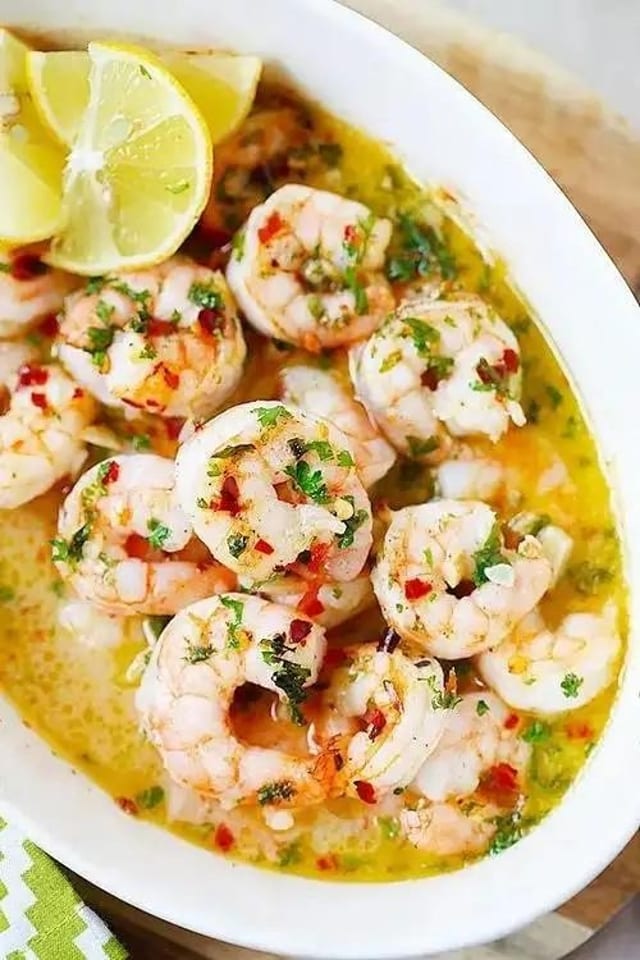 SF1. Pan-fried Tiger Shrimp with Garlic 洛水烘培虾.