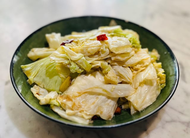V11. Stir-fried Cabbage 炝炒包菜.