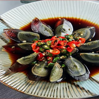 A13. Preserved Egg with Green and Red Peppers 双椒皮蛋