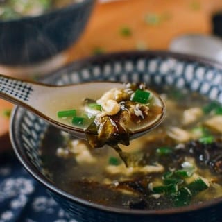 S7. Egg Drop with Seaweed Soup (Per Person) 紫菜蛋花汤(单例)