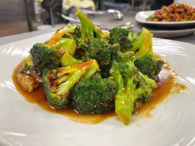 AS6. Broccoli with Garlic Sauce 鱼香芥兰.