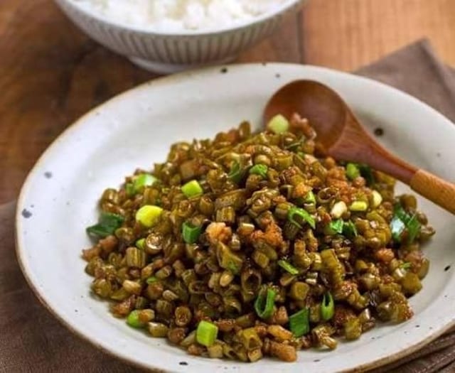 M10. Minced Pork with Sour String Bean 酸豆角肉末.